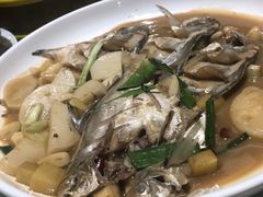 鲳鱼烧手工年糕-和记小菜(大宁店)