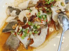 -粤盛海鲜平价店(洛溪食街店)
