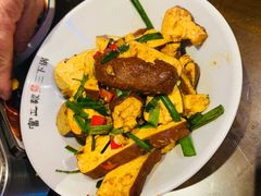 -富正毅三下锅·湘西韵味(天门山索道店)