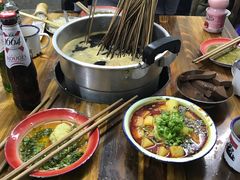 -咏勝锑锅麻辣烫(净居寺路总店)