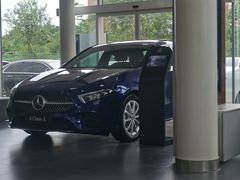 -河北盛世之星奔驰4S店(赵佗公园店)