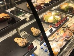 面包甜点陈列柜-星巴克臻选(南京金茂览秀城店)