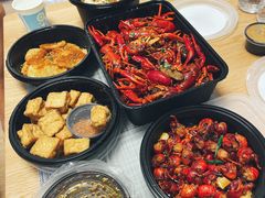 -巴厘龙虾·榜首油焖大虾(音乐学院·沿江酒馆店)
