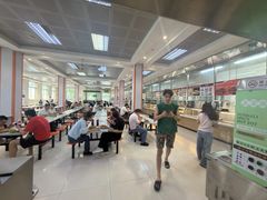 -中央民族大学学生食堂