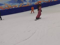 -乔波室内滑雪场