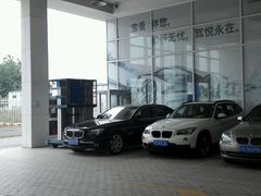 -上海宝宁宝马4S店