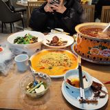 我与朋友们来到了一家川湘菜馆