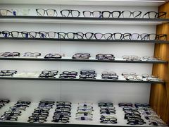 -视野联行眼镜·蔡司·依视路(省体育馆店)
