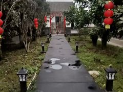 -周老三跷脚牛肉·全牛火锅(非遗传承店)