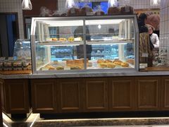 面包甜点陈列柜-老大昌(淮海中路店)