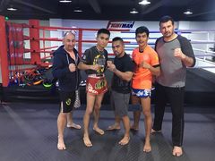 -FIGHTMAN格斗俱乐部(长宁临空店)