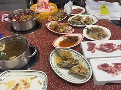 -四囍码头海鲜烧烤自助火锅(外滩南京东路悦荟广场店)