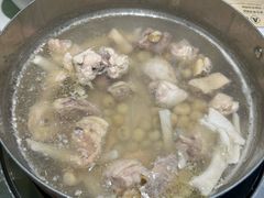 椰子鸡标锅-洪氏嗨捞·广东猪肚鸡·椰子鸡火锅(西咸万象城店)