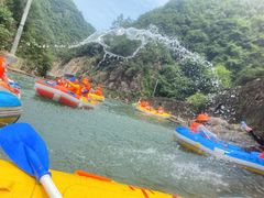 -安吉龙王山峡谷漂流