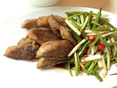 小葱黄花鱼-金百万烤鸭店(马甸店)