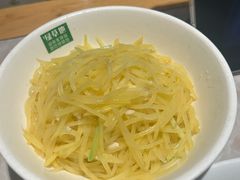 -绿草地·湘菜(酃湖师院店)