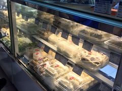 面包甜点陈列柜-白玉兰食品(甜云店)