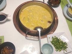 -洪氏嗨捞·猪肚鸡火锅(阳光天地店)
