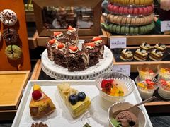 -雍容荟帝王蟹活龙虾展台自助(IFS黑金店)