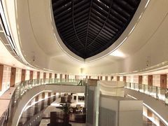 -上海滴水湖皇冠假日酒店