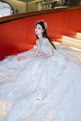点击看大图 -艾拉·女王婚纱礼服馆