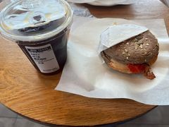 -星巴克(西安曲江银泰店)