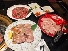 -山川小町·极番烧肉(新地假日广场店)