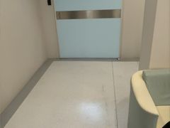 -上海大学附属上海和平眼科医院
