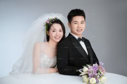 -雪中彩影婚纱摄影·微光艺术中心