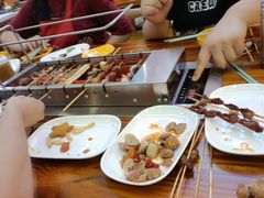 -哈尔滨小酒馆·鲜肉现穿自助烧烤(康新花园店)