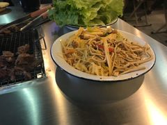 -马路牙子烧烤音乐酒馆(望京店)