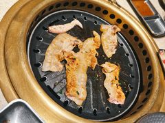 -蚂蚁洞·烤肉大营地(上海静安大悦城店)
