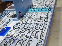 -美式眼镜·授权蔡司.依视路.尼康.豪雅.明月(南翔印象城店)
