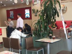 大堂-李先生牛肉面大王(营口大润发店)