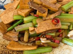 芹菜炒香干-荷府私房菜