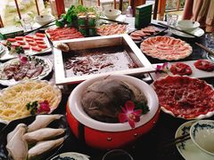 -二荆条·蜀鲜汇城市森林火锅