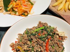 泰式金芥炒牛肉-翡翠鸟精品泰国菜(北辰财富中心店)