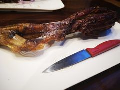 馕坑小羊腿-巴依老爷新疆餐厅