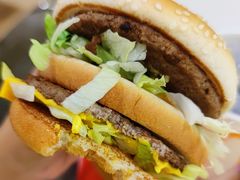 巨无霸汉堡-麦当劳(新世纪环球中心店)