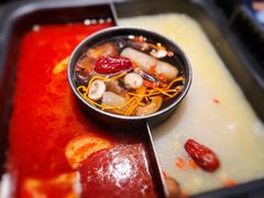 -老牌坊云南鱼豆花火锅(哈西万达店)