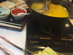 -鲜入围煮花胶鸡海鲜火锅