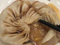 蟹黄汤包-鸿运酒楼