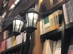 -钟书阁(松江泰晤士小镇店)