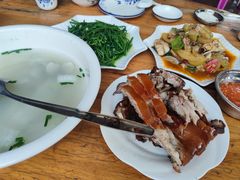 -黄记四更烤乳猪店