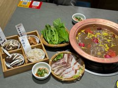 -阿婆情腊排骨火锅(古城旗舰店)