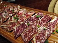 -山川小町·极番烧肉(新地假日广场店)