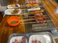 -哈尔滨小酒馆·鲜肉现穿自助烧烤(康新花园店)