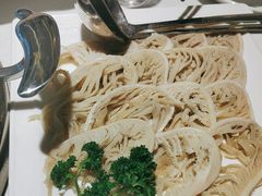 -茅草房·河畔园林火锅
