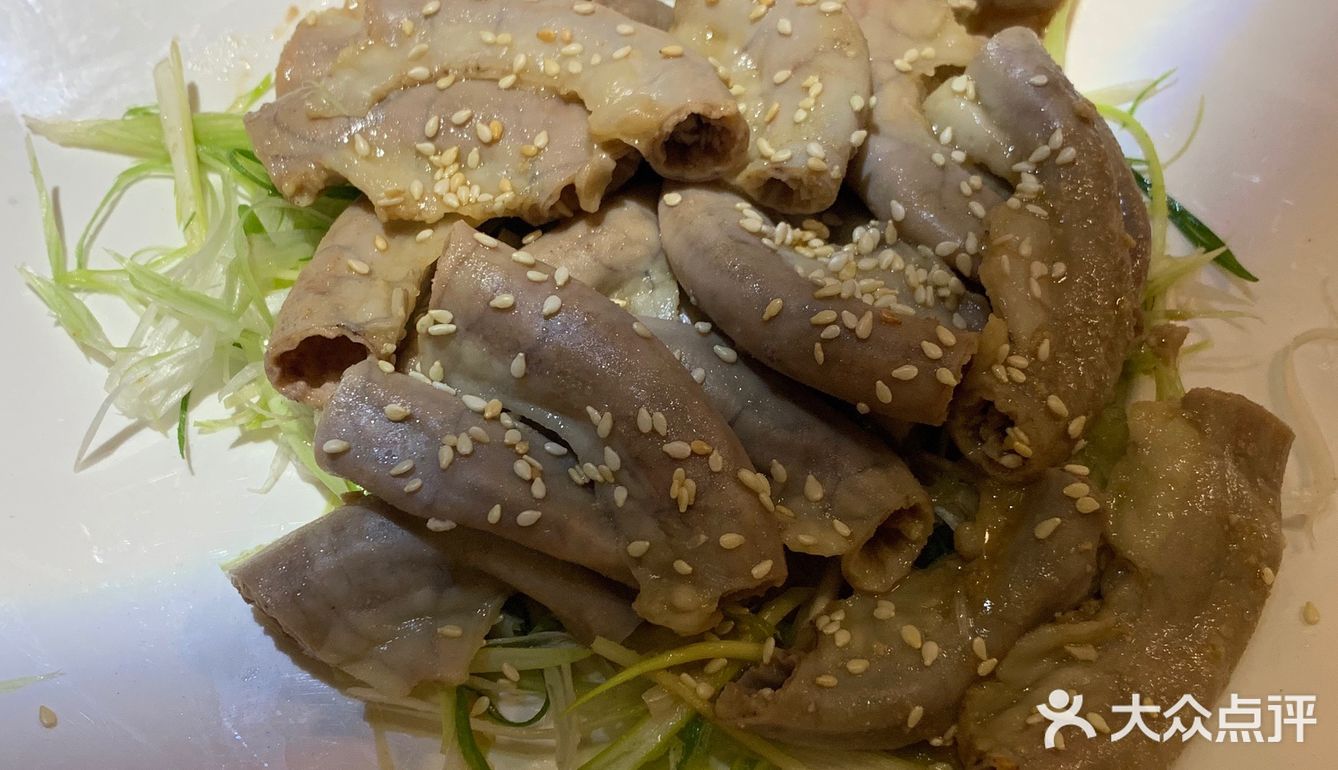 香捞粉肠这个我超爱，超级糯，没牙都能吃的程度