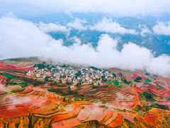 -红土地风景区